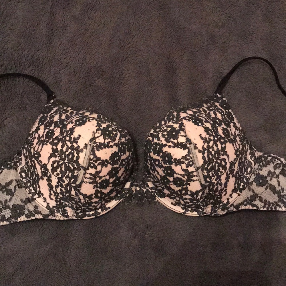 Victoria’s Secret Very Sexy Push Up Bra size34C